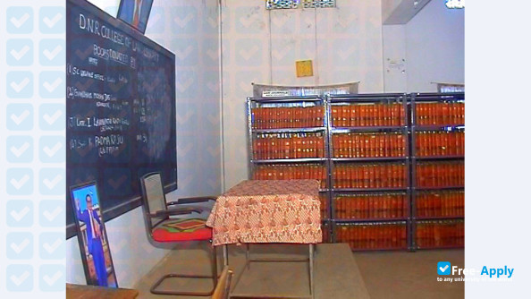 Foto de la D. N. R. College of Law #13