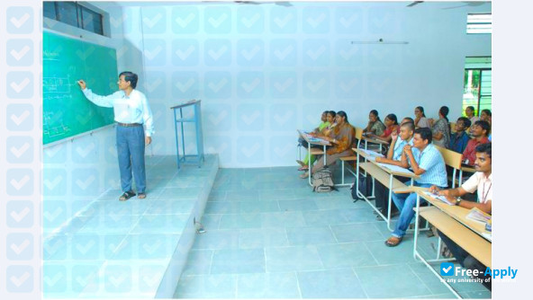 Foto de la Chalapathi Institute of Technology #7