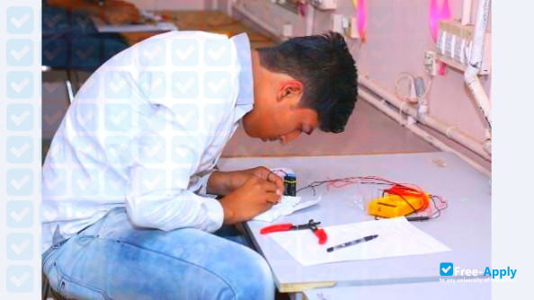 Photo de l’A V Parekh Technical Institute #2