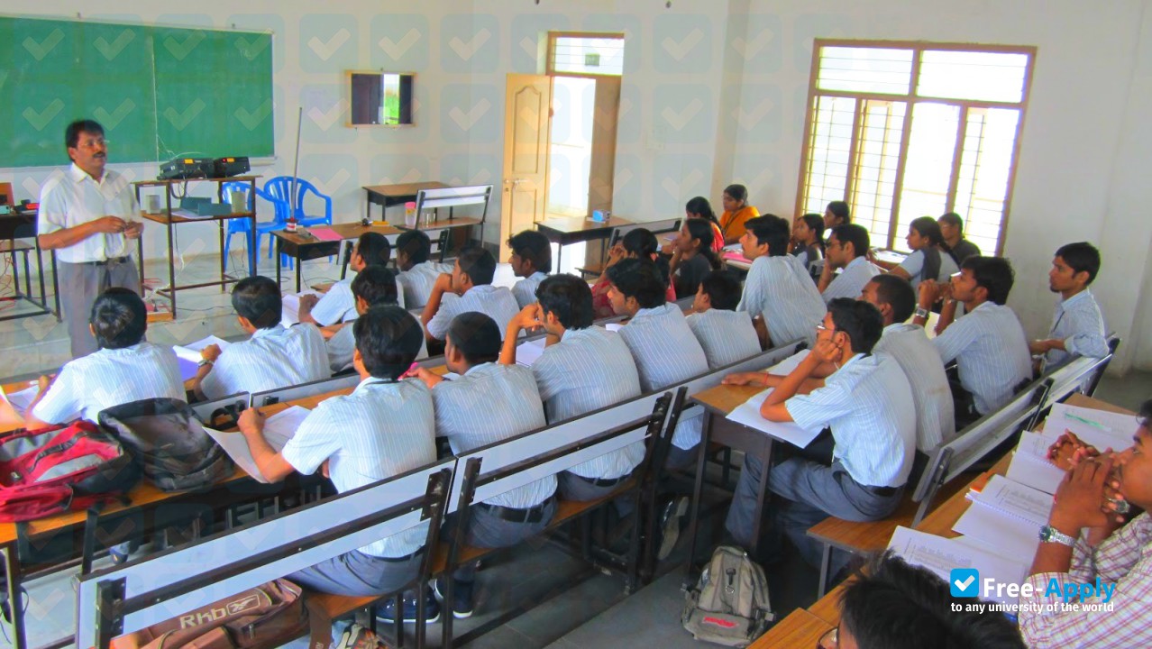 Foto de la Dhanekula Institute of Engineering & TechnologyDhanekula Institute of Engineering & Technology #10