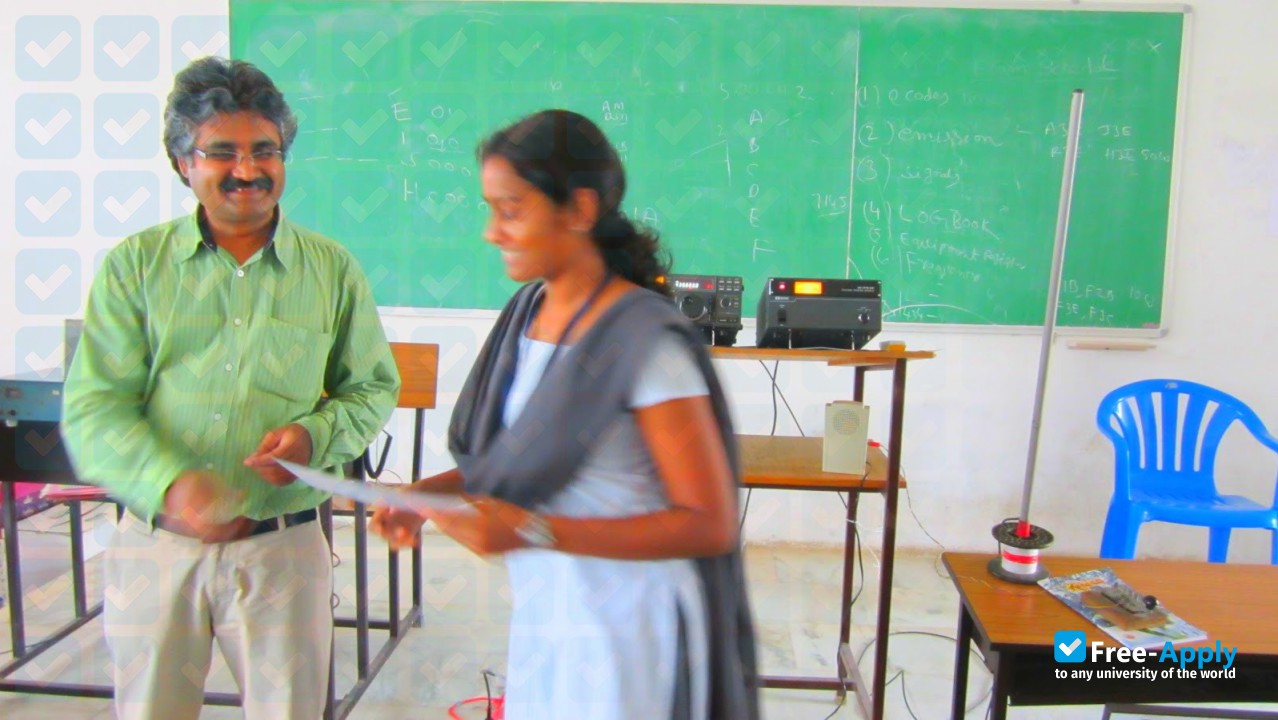 Foto de la Dhanekula Institute of Engineering & TechnologyDhanekula Institute of Engineering & Technology #7