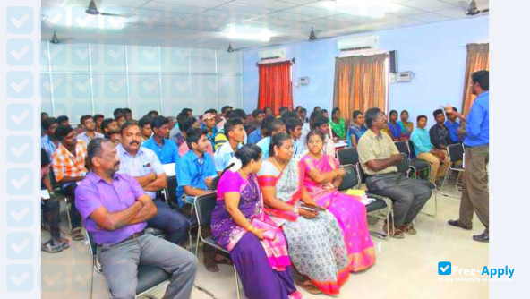 Foto de la V. O. Chidambaram College #4