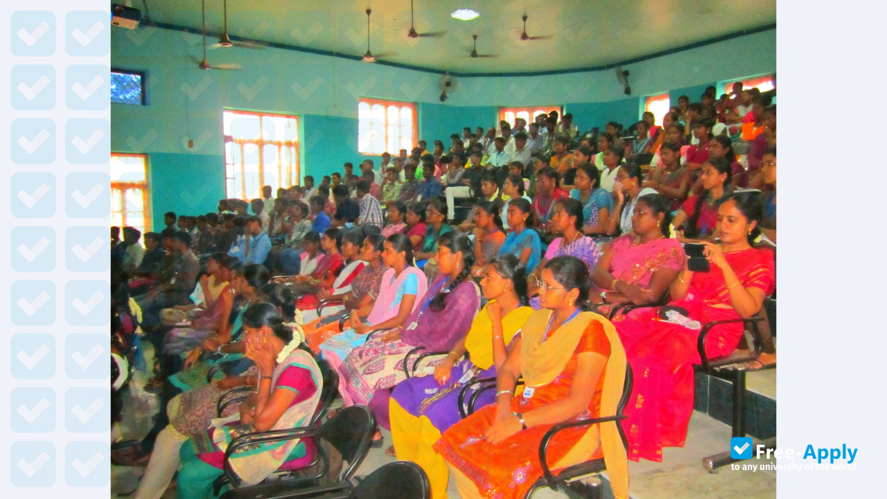 Foto de la V. O. Chidambaram College #6