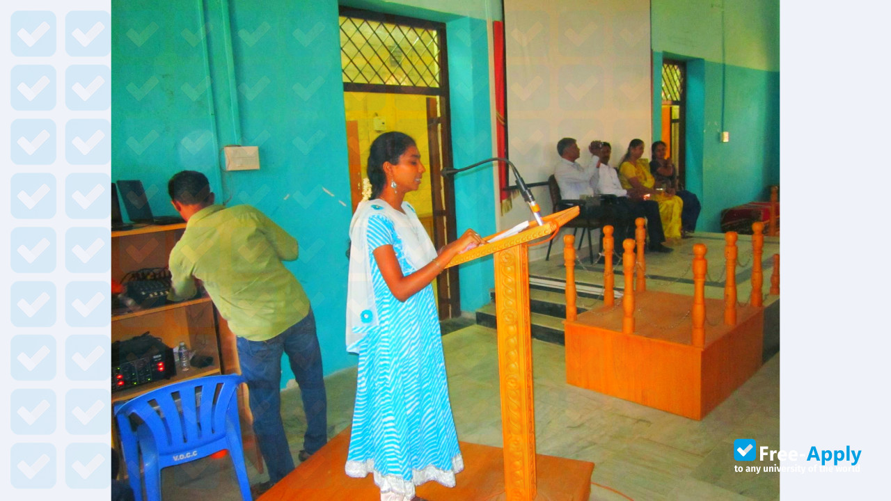 Foto de la V. O. Chidambaram College #11