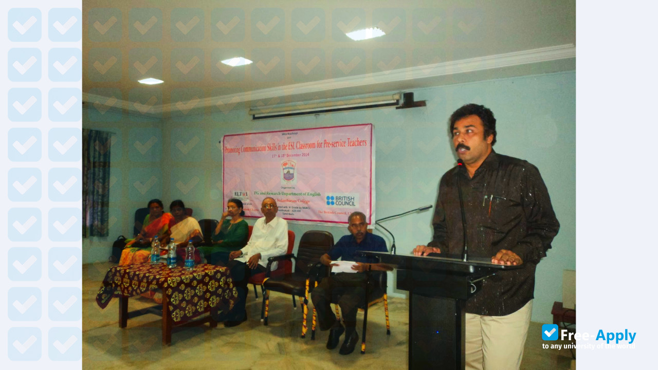 Foto de la V. O. Chidambaram College #8