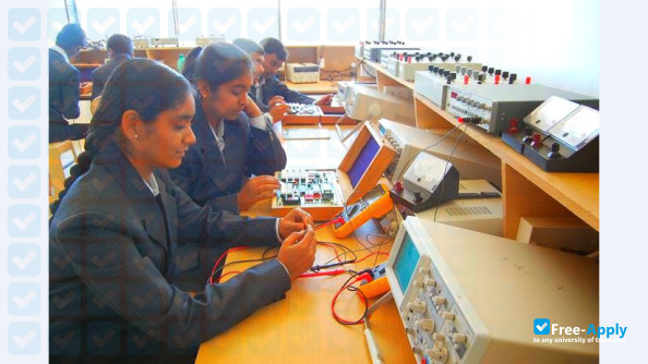 Foto de la Apoorva Degree College #3