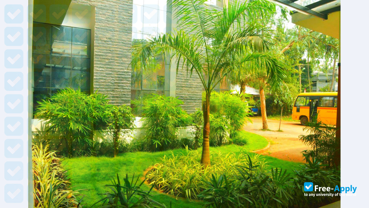 Foto de la Farook Institute of Management Studies #3