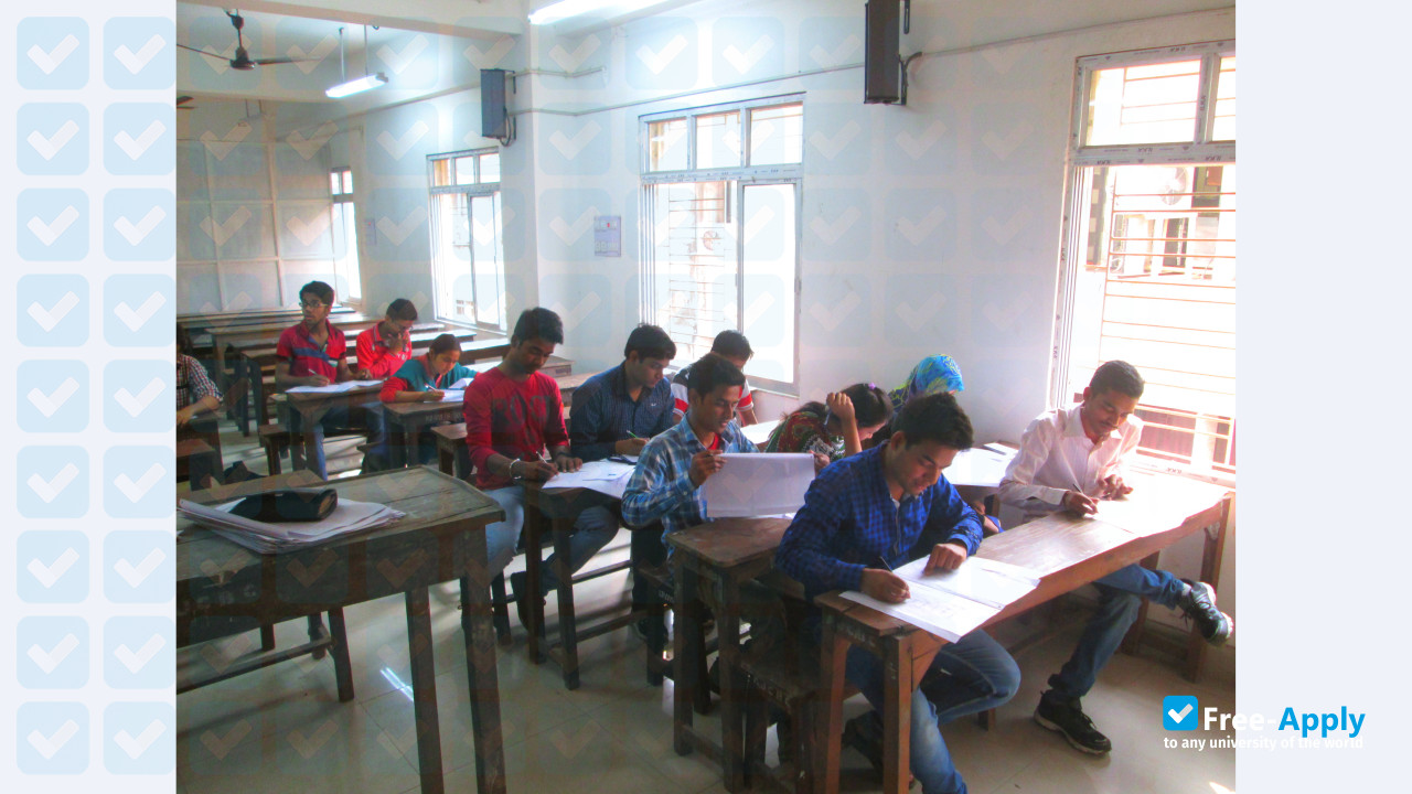 Foto de la Acharya Girish Chandra Bose College #4