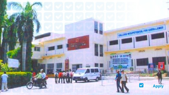 Photo de l’Yeshwant College #10