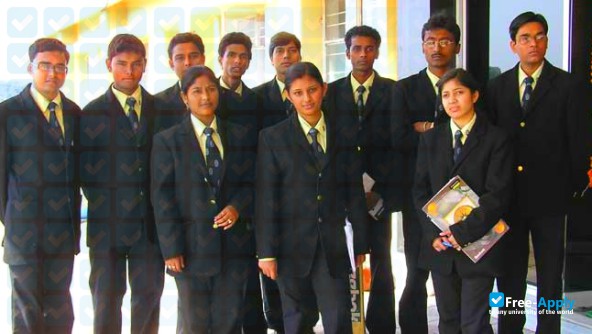 Photo de l’ABS Academy of Science, Technology and Management #6
