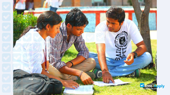 Photo de l’BM Group of Institutions #4