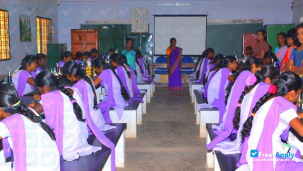 Foto de la Dharumapurm Gnanambikai Govt Arts College for Women #1