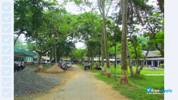 Bahona College photo #8