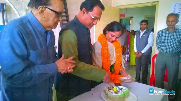 Photo de l’Indian Institute of Health Education and Research Beur #8