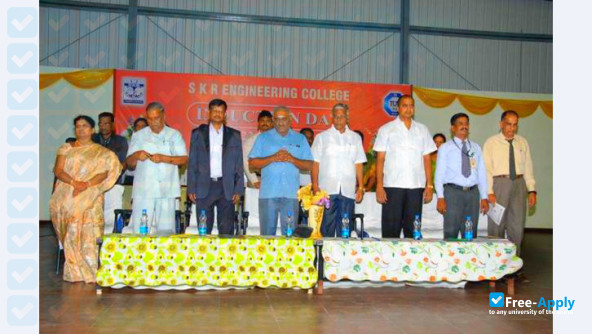 Foto de la S K R Engineering College #2