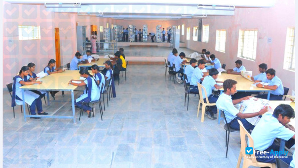 S L B S Engineering College фотография №4