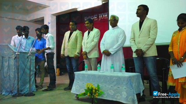 Foto de la Pope John Paul II College of Education #2