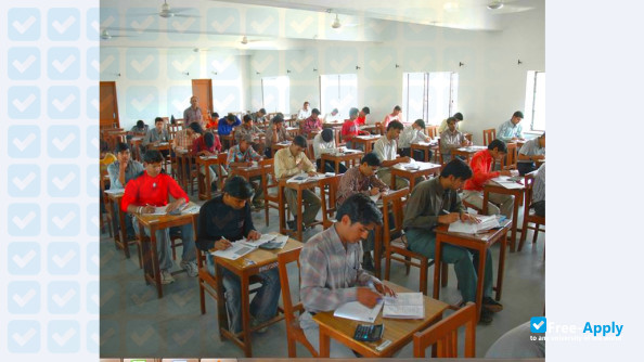 Photo de l’Bhupal Nobles University #7