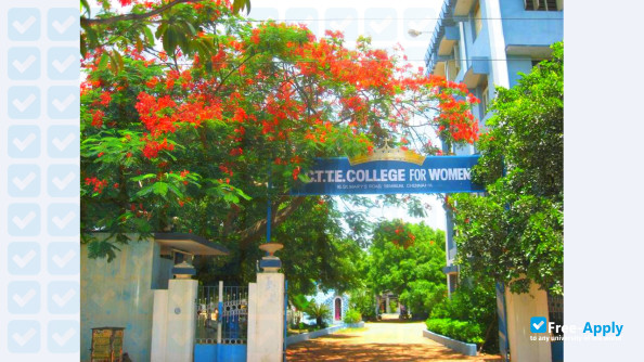Chevalier T. Thomas Elizabeth College for Women photo #3