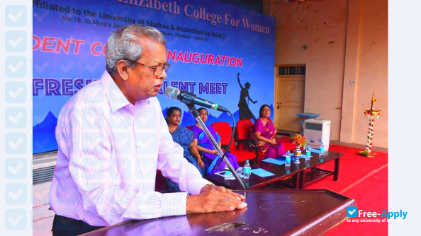 Photo de l’Chevalier T. Thomas Elizabeth College for Women #1