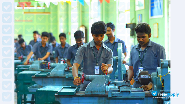 Alagappa Chettiar College of Engineering & Technology фотография №1