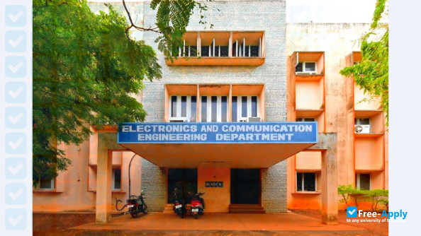 Alagappa Chettiar College of Engineering & Technology photo #1