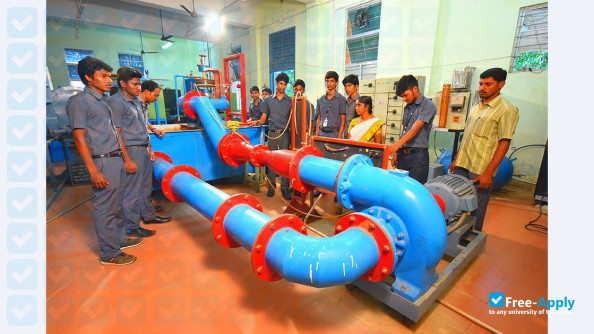 Alagappa Chettiar College of Engineering & Technology photo #3