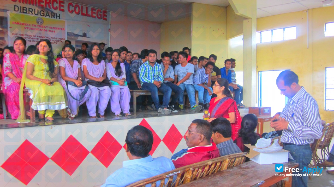 Foto de la DHSK Commerce College