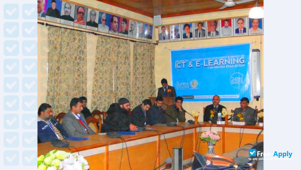 Foto de la Islamia College of Science and Commerce Srinagar #4