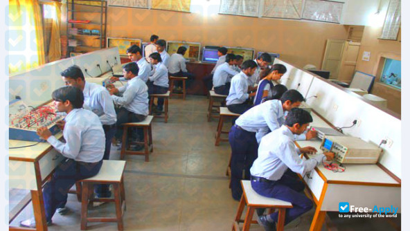 Foto de la Al Kabir Polytechnic #3