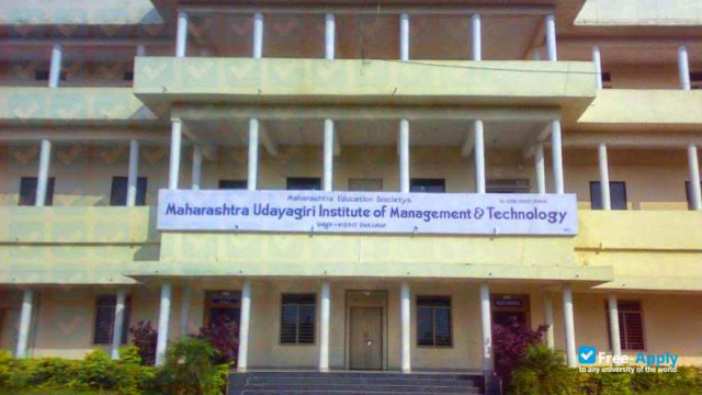 Foto de la Maharastra Udayagiri Engineering College #1
