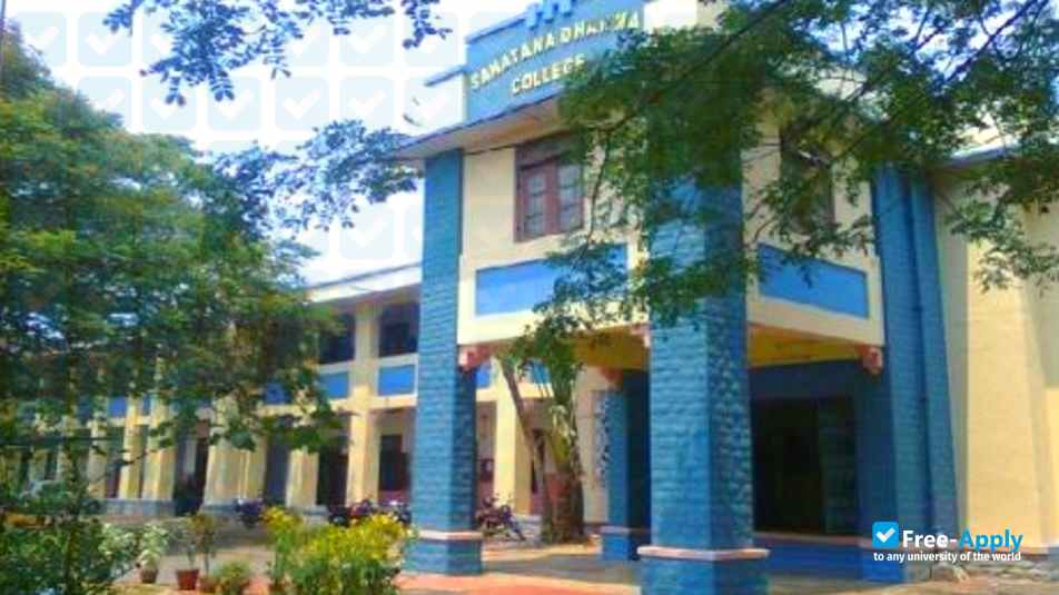 Foto de la Sanatana Dharma College #6