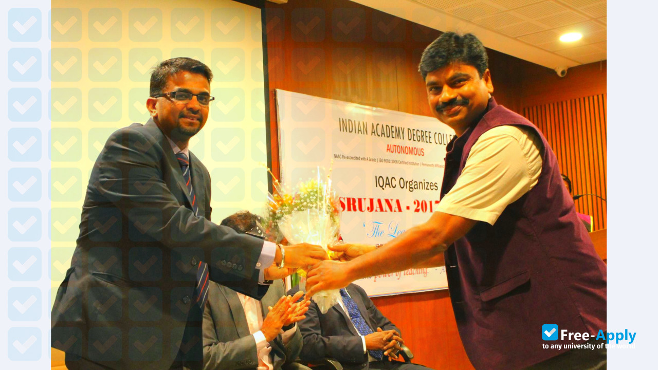 Foto de la Indian Academy #2