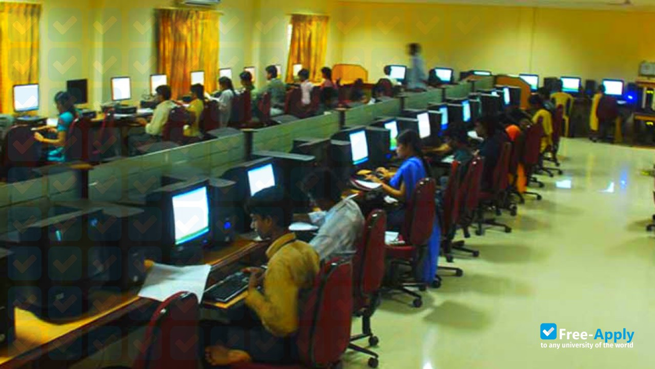 Photo de l’A. K. R. G. College of Engineering and Technology #4
