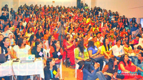 Foto de la Sir Vithaldas Thackersey College of Science #3
