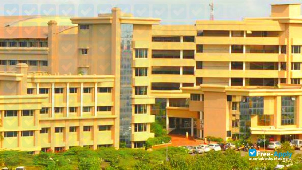 Photo de l’A J Institute of Medical Sciences and Research Centre #3