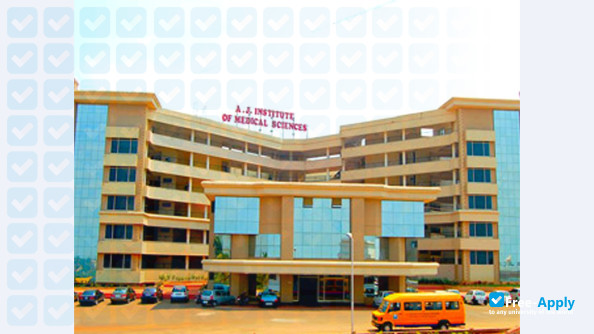 Photo de l’A J Institute of Medical Sciences and Research Centre #7