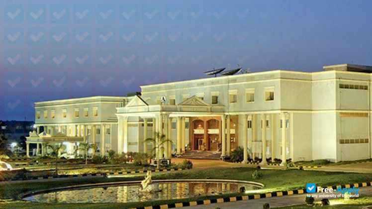 Photo de l’Sri Sairam Siddha Medical College #5
