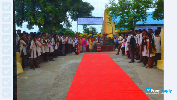 Foto de la Gurucharan College Silchar #3