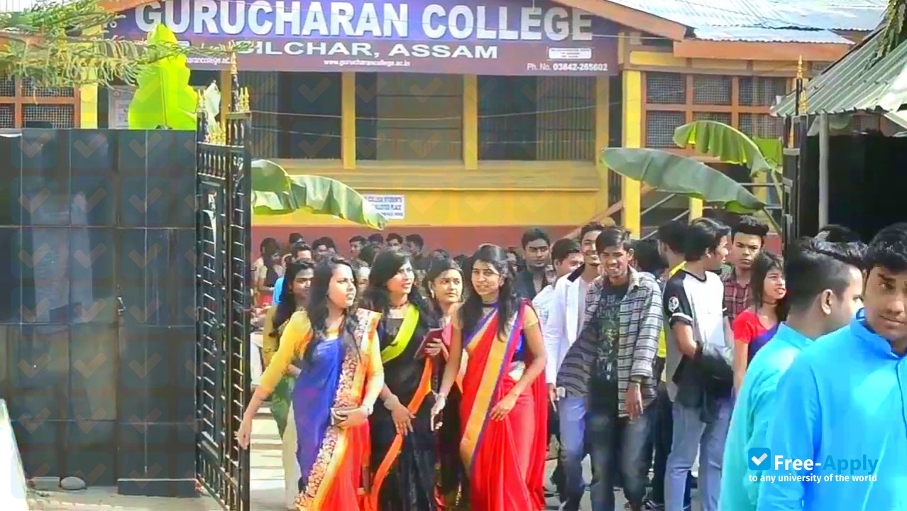 Foto de la Gurucharan College Silchar #5