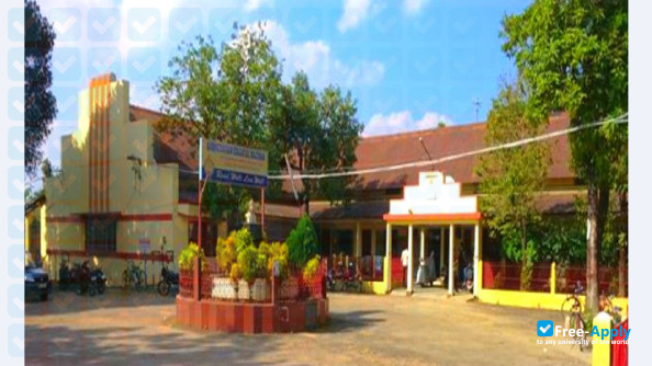 Foto de la Gurucharan College Silchar #2