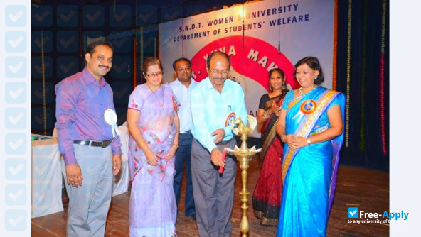 Photo de l’Shreemati Nathibai Damodar Thackersey Women's University #2