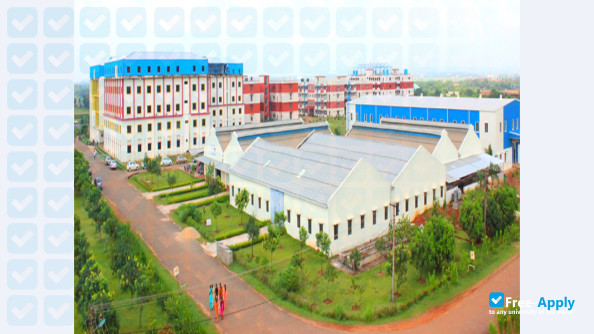 University of Technology and Management photo #3