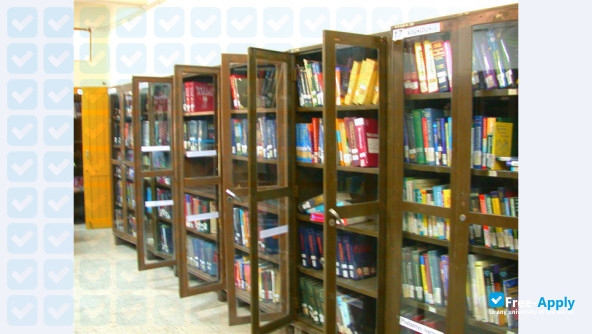 Smt N H L Municipal Medical College photo #2