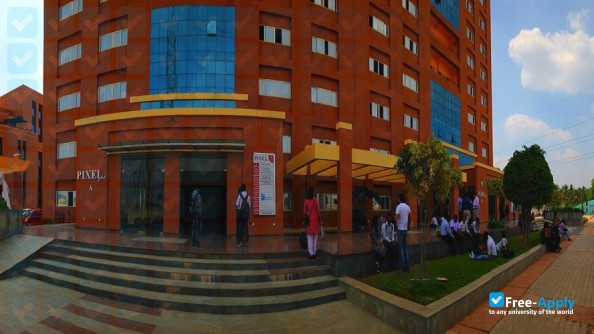 Foto de la Azim Premji University #6