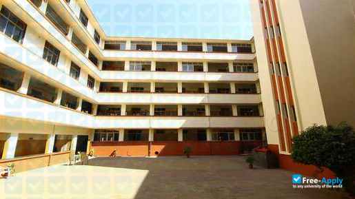 Photo de l’SIES College of Arts Science and Commerce #5