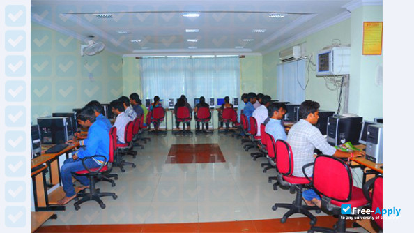 Visvesvaraya College of Engineering and Technology фотография №7