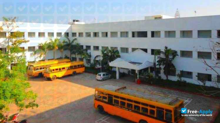 Foto de la Saradha Gangadharan College #10