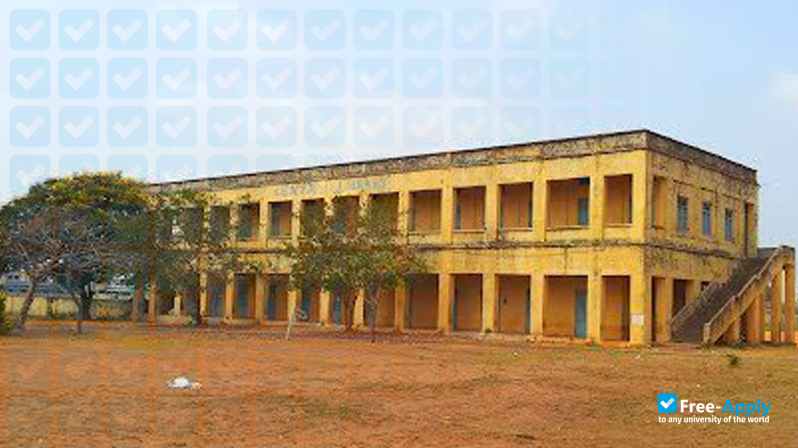 Foto de la Hindu College Machilipatnam #4
