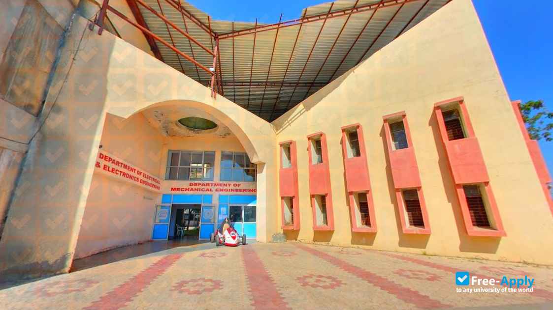 Foto de la C. U. Shah College of Engineering and Technology Surendranagar #7